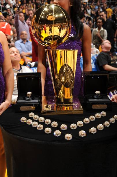 27 ottobre 2009: Larry e gli anelli aspettano i Lakers